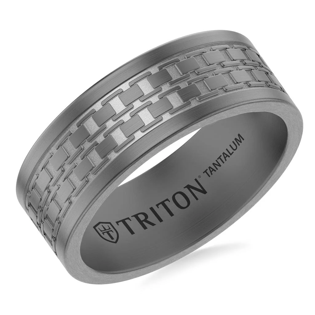 7MM Tantalum Ring with Laser Carved Box Chain Link Design and Flat Edge Profile - Image 2